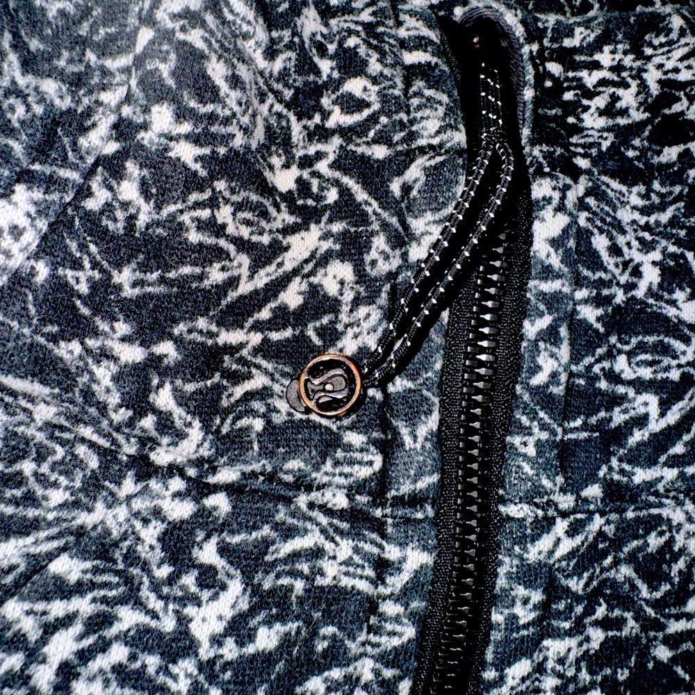 LULULEMON JACKET - Picture 2 of 4